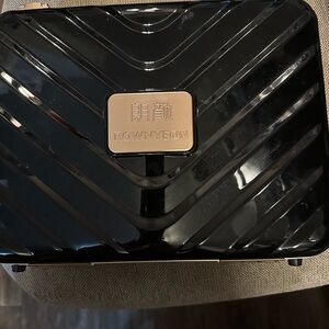 Rownyeon Black Women's makeup and accessory Case with LED mirror